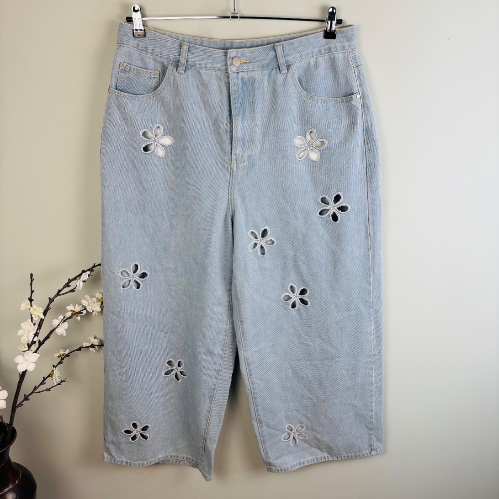 CIDER Mid Waist Wide Leg Cutout Jean Size 0X (12/14) - Picture 3 of 5